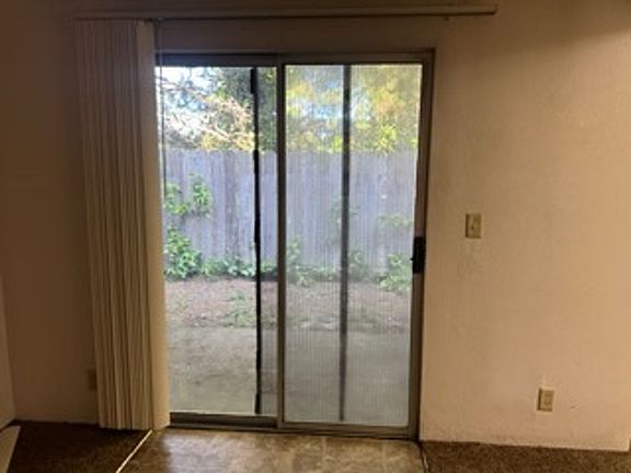 3rd image of 2040-2050 Redwood Way #2042