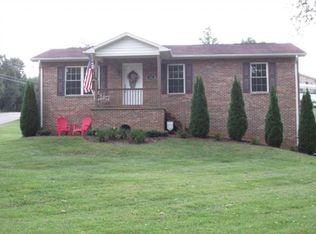 102 Clovercroft Dr, Jonesborough, TN 37659