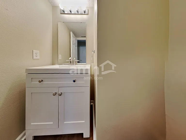 9772 Trail Dr — Photo 8