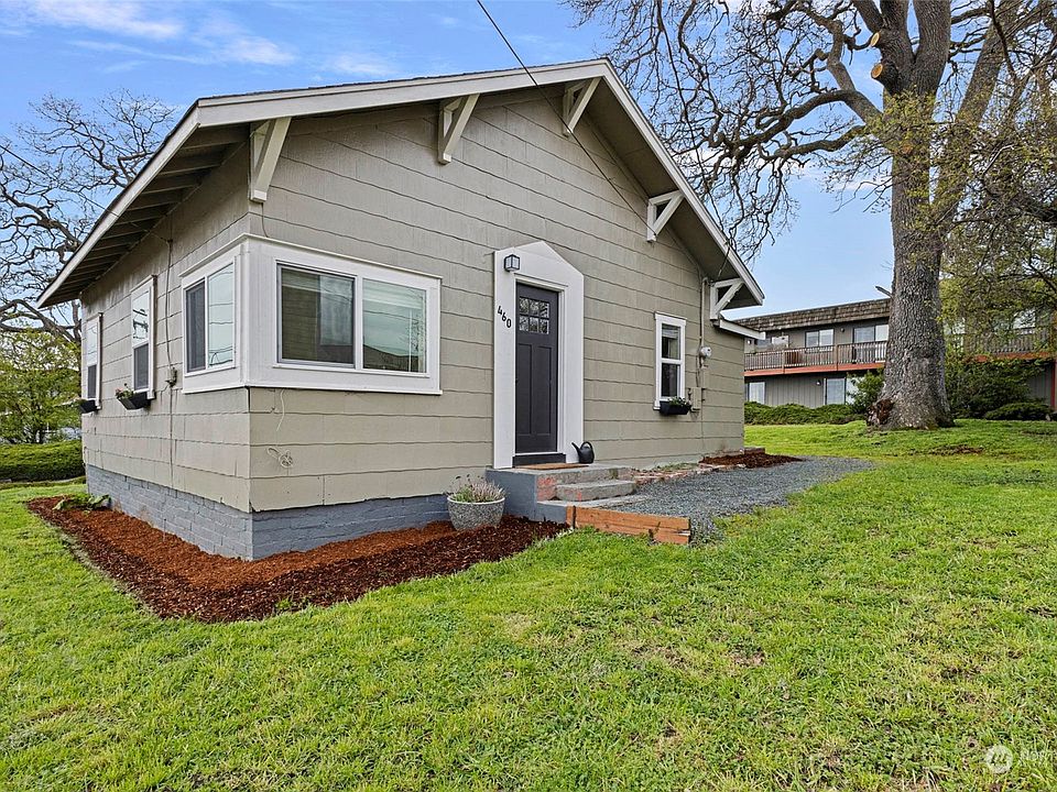 1st image of 460 SE Barrington Drive