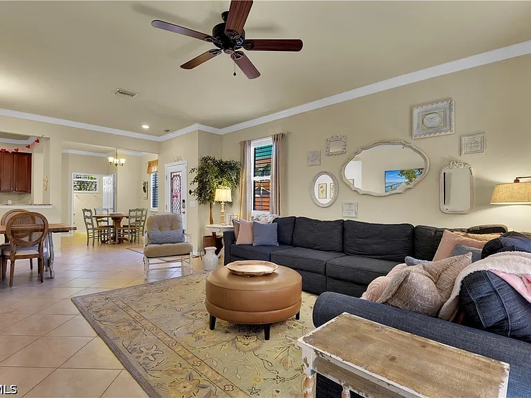 10281 Via Colomba Cir — Photo 4
