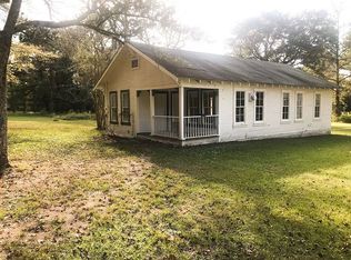 807 Campus Dr, Zavalla, TX 75980