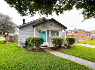 2 W Chalmette Cir, Chalmette, LA 70043