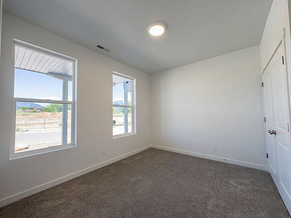 4th image of 1476 N 1875 W #152