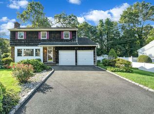 42 Long St, Huntington Station, NY 11746