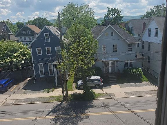 4th image of 387 S River St #4