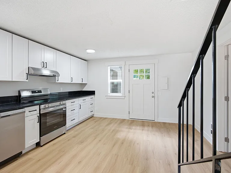 Rolling Hills Townhouses — Photo 36