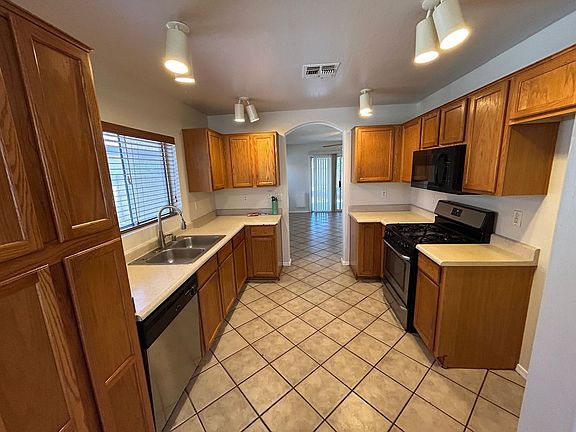 3rd image of 12521 W Myer Ln