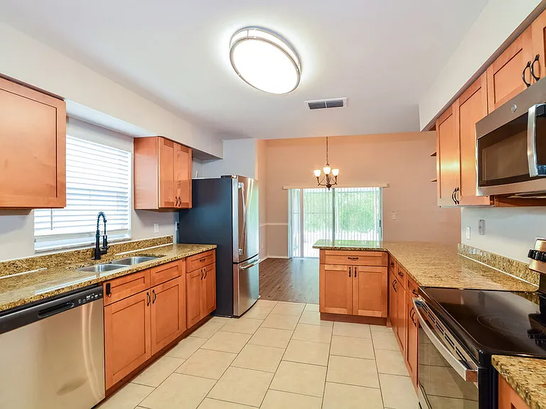 11184 Cypress Leaf Dr — Photo 8