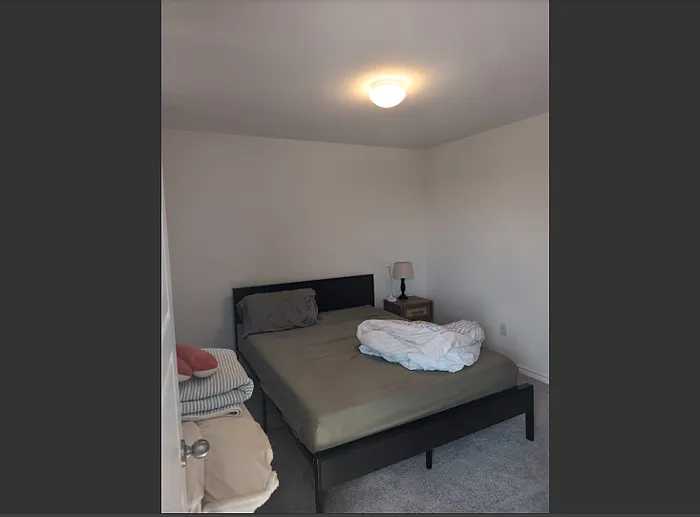 3 bed, 3.0 bath, 2100 sqft, $1,995 — Photo 4
