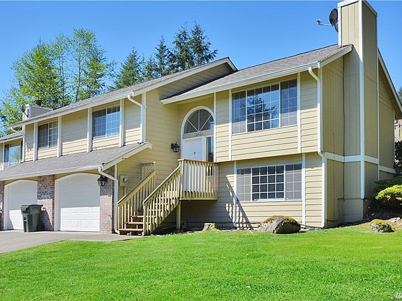 2nd image of 12406-12408 82nd Ave E