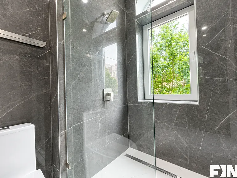 384 Chauncey St #3F — Photo 8