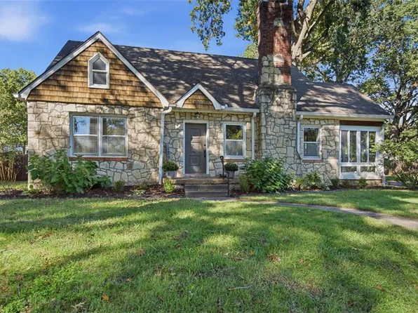 2914 Shrine Park Rd, Leavenworth, KS 66048