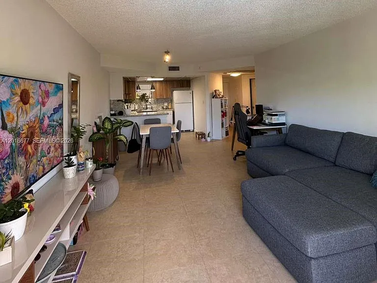 8290 Lake Dr #325 — Photo 6