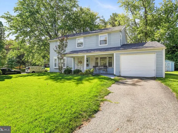 159 Millbrook Dr, Willingboro, NJ 08046