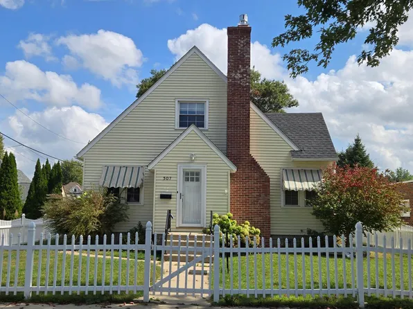 507 9th St SW, Austin, MN 55912