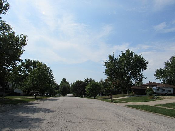 5th image of 9541 Olcott Ave