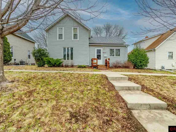 421 S Moore St, Blue Earth, MN 56013