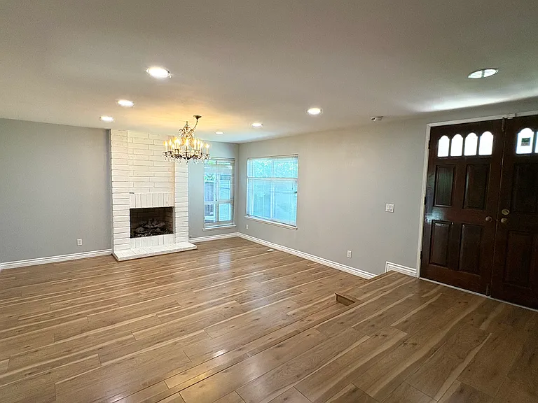9256 Crocus Ave — Photo 3