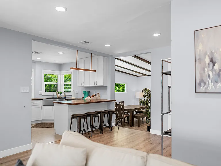 18033 Duncan St — Photo 38