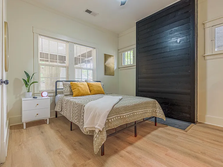 1063 Fleece St — Photo 13
