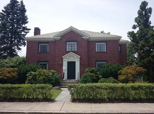 35 Prescott St, Brookline, MA 02446