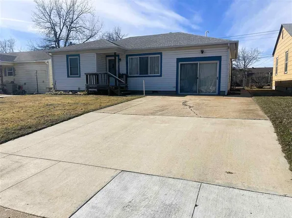 940 Riviera Dr, Ponca City, OK 74601