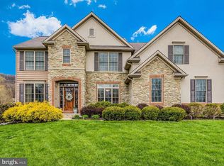 2445 Bladestone Trl, Enola, PA 17025