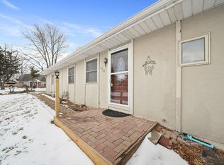 202 Beverly Ln, Hobart, IN 46342