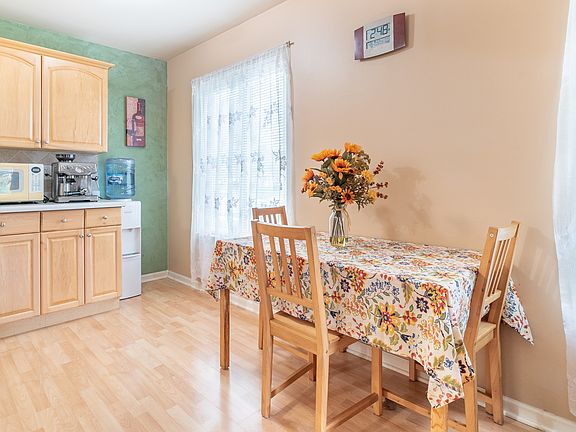 5th image of 1352 Cove Dr #234-C