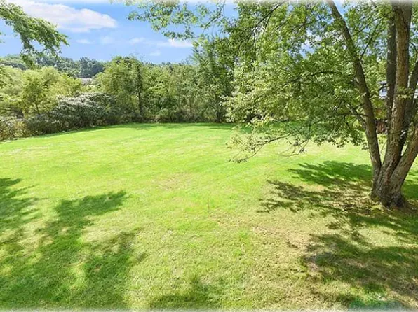 307 Brookside Ln, Seven Fields, PA 16046