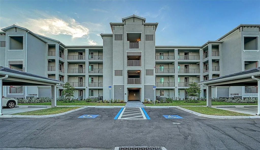 2 bed, 2.0 bath, 1154 sqft, $6,000 — Photo 3