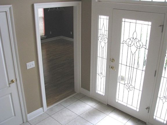 2nd image of 33 Lakewood Pl