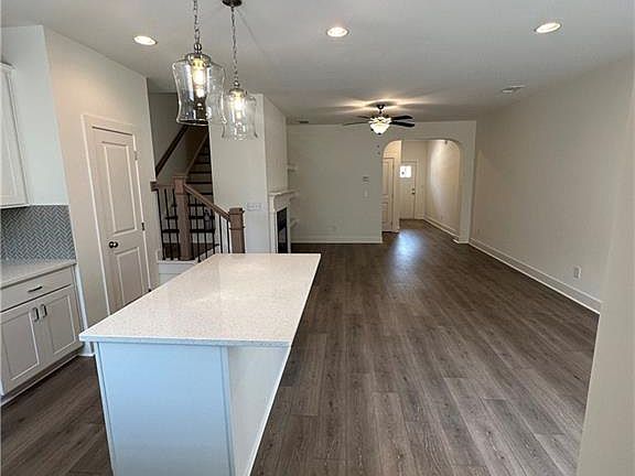 3rd image of 5831 Calle Vista Dr
