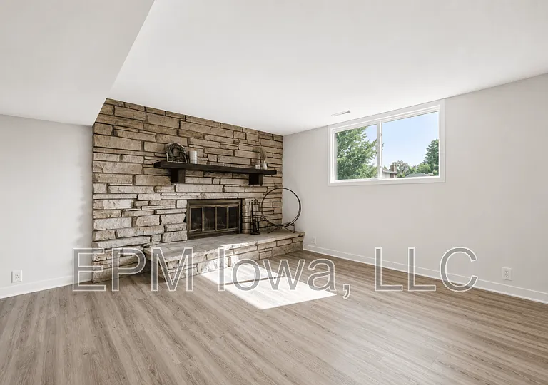 82 W Post Rd NW — Photo 16