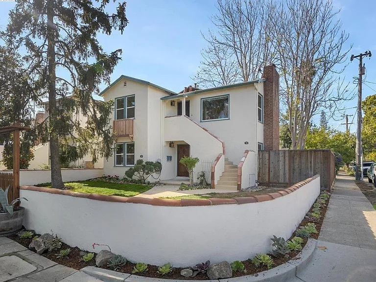 755 Bird Ave — Photo 2