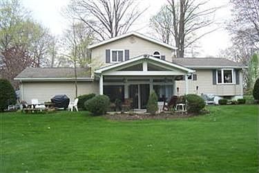 4th image of 7126 Springdale Dr