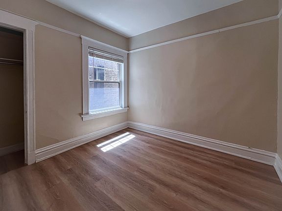 4th image of 3147 W Lyndale St #1