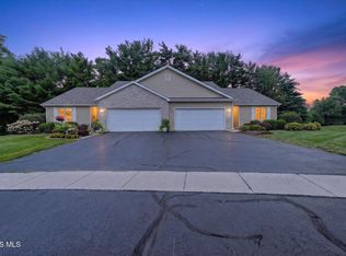1457 Riverwalk Ct, Waterville, OH 43566