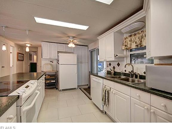 3rd image of 4700 Kon Tiki Ln