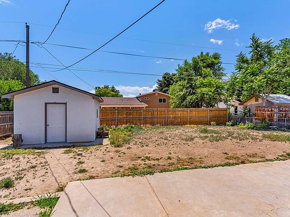 3rd image of 3720 Hollybrook Ln