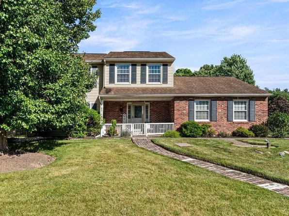 1221 Woodbrook Ln, Warminster, PA 18974