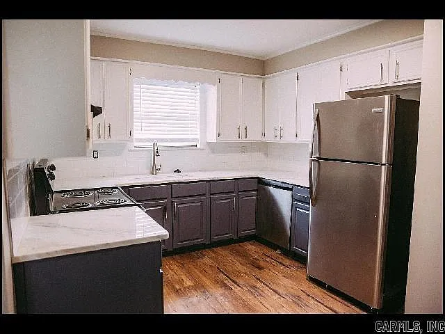 408 W 4th St — Photo 6