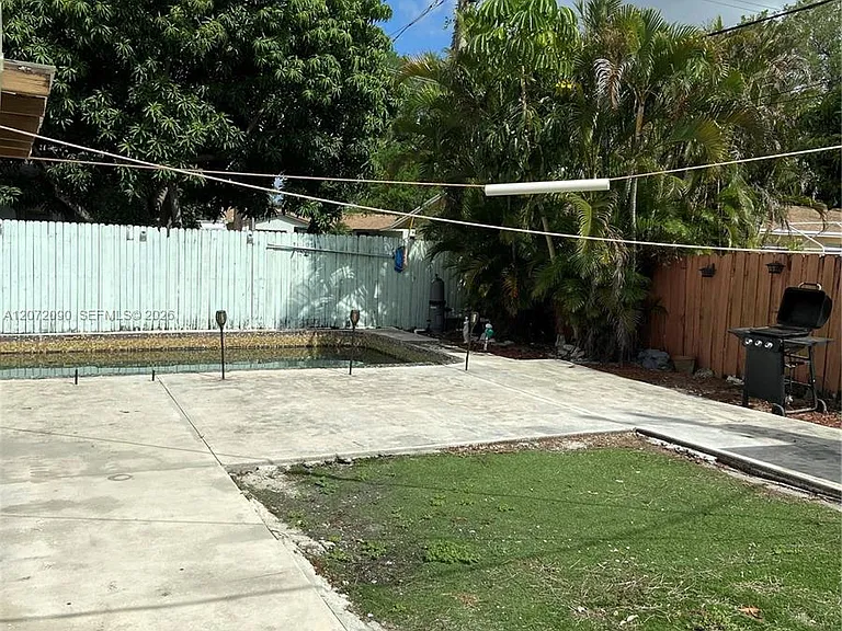 6404 SW 23rd St #1 — Photo 12