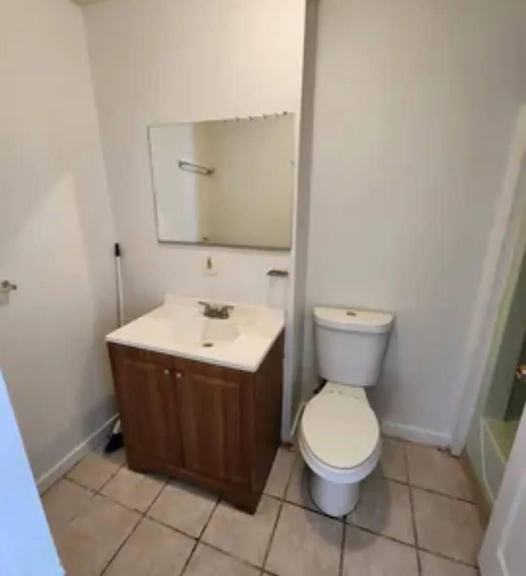 2 bed, 1000 sqft, $1,350 — Photo 3