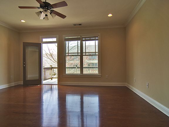 2nd image of 1373 Idlewood Parc Xing