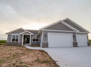2173 Rowling Rd, De Pere, WI 54115