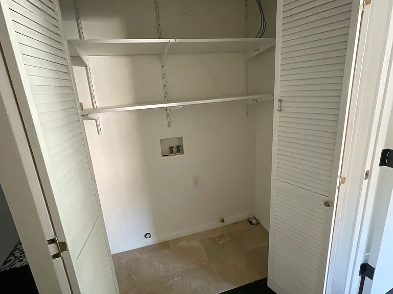 15233 Camarillo St — Photo 12