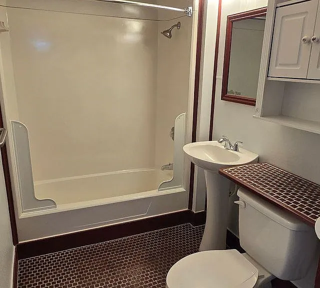 417 E Jack St — Photo 16