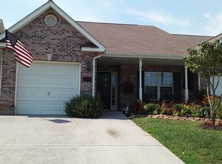 1613 Emerald Pointe Ln, Knoxville, TN 37918